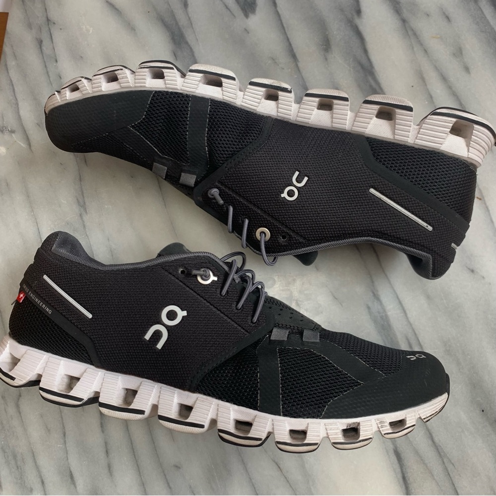 Men’s On cloud 5 Black White size 8
